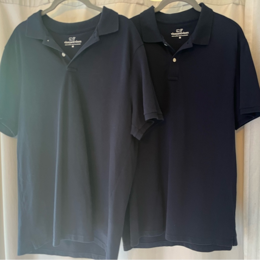 2 men’s vineyard vines navy polos